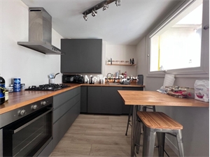 t5 à la vente -   85000  LA ROCHE SUR YON, surface 106 m2 vente t5 - UBI462559409